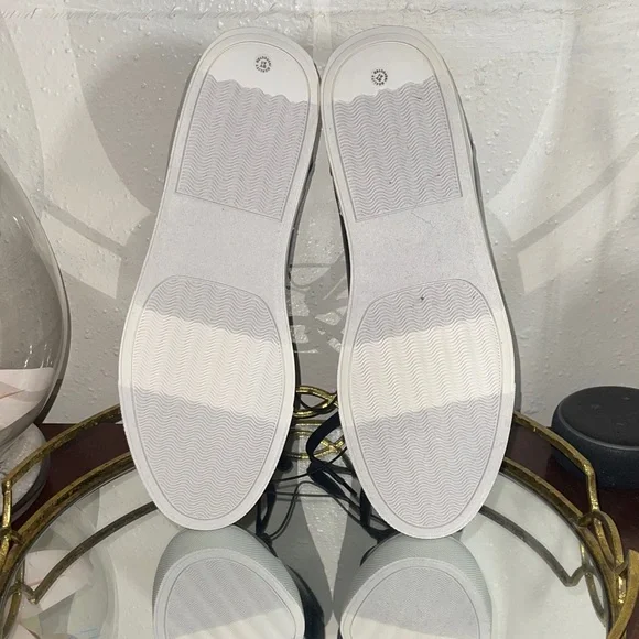 Minimal Weave Black Leather Men's Sneakers - Picture 4 of 6